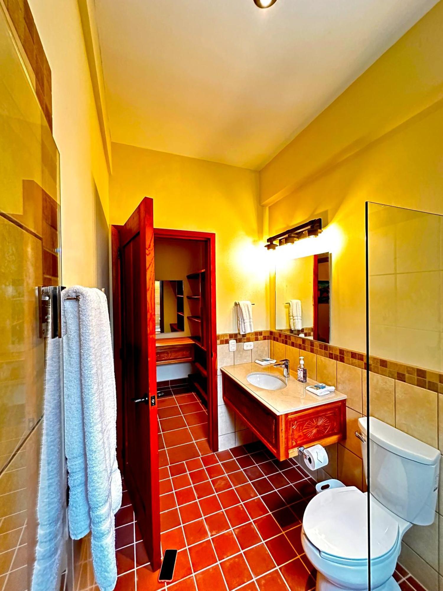 Hotel Jotam Panajachel Bagian luar foto