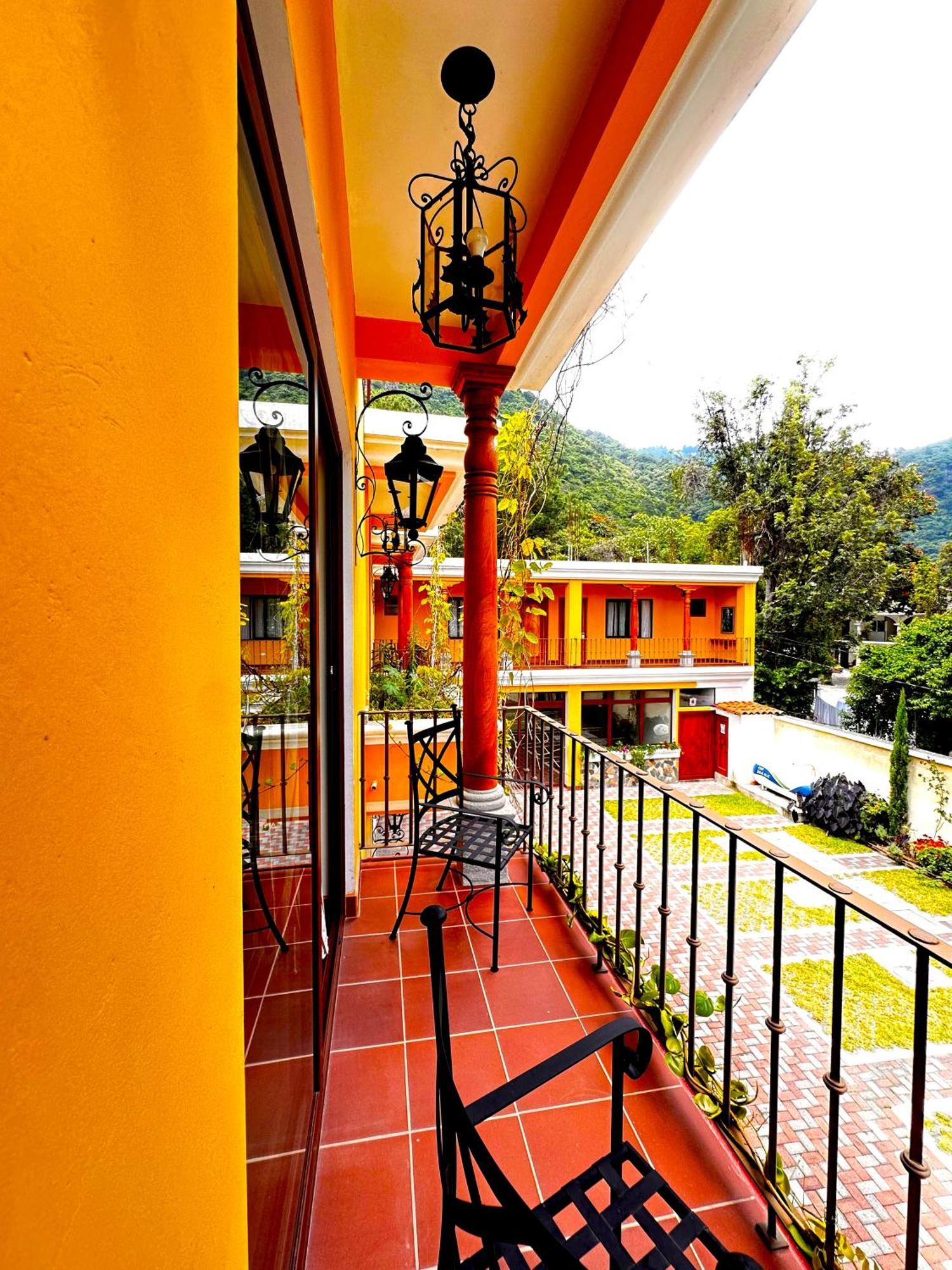 Hotel Jotam Panajachel Bagian luar foto