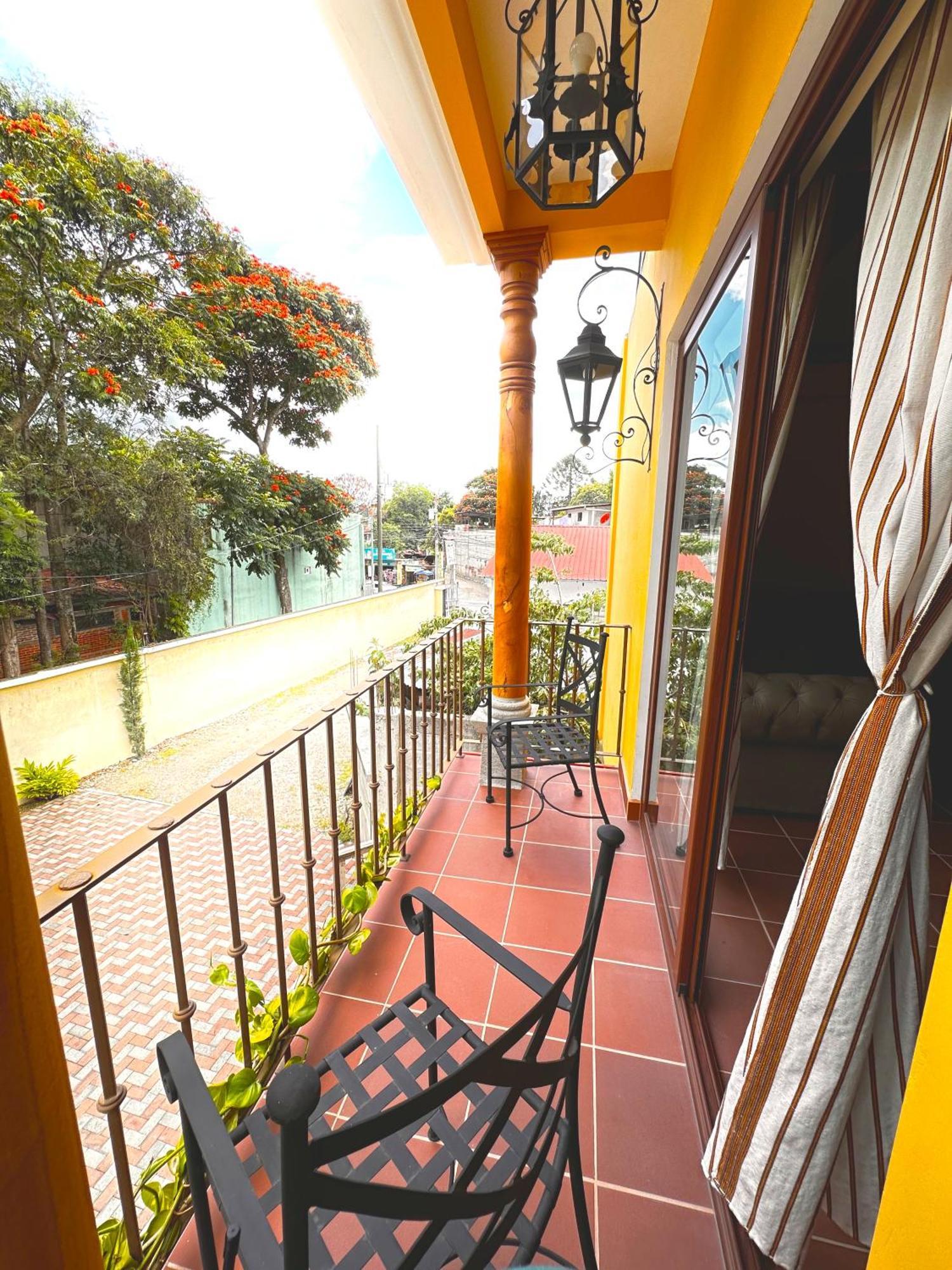 Hotel Jotam Panajachel Bagian luar foto