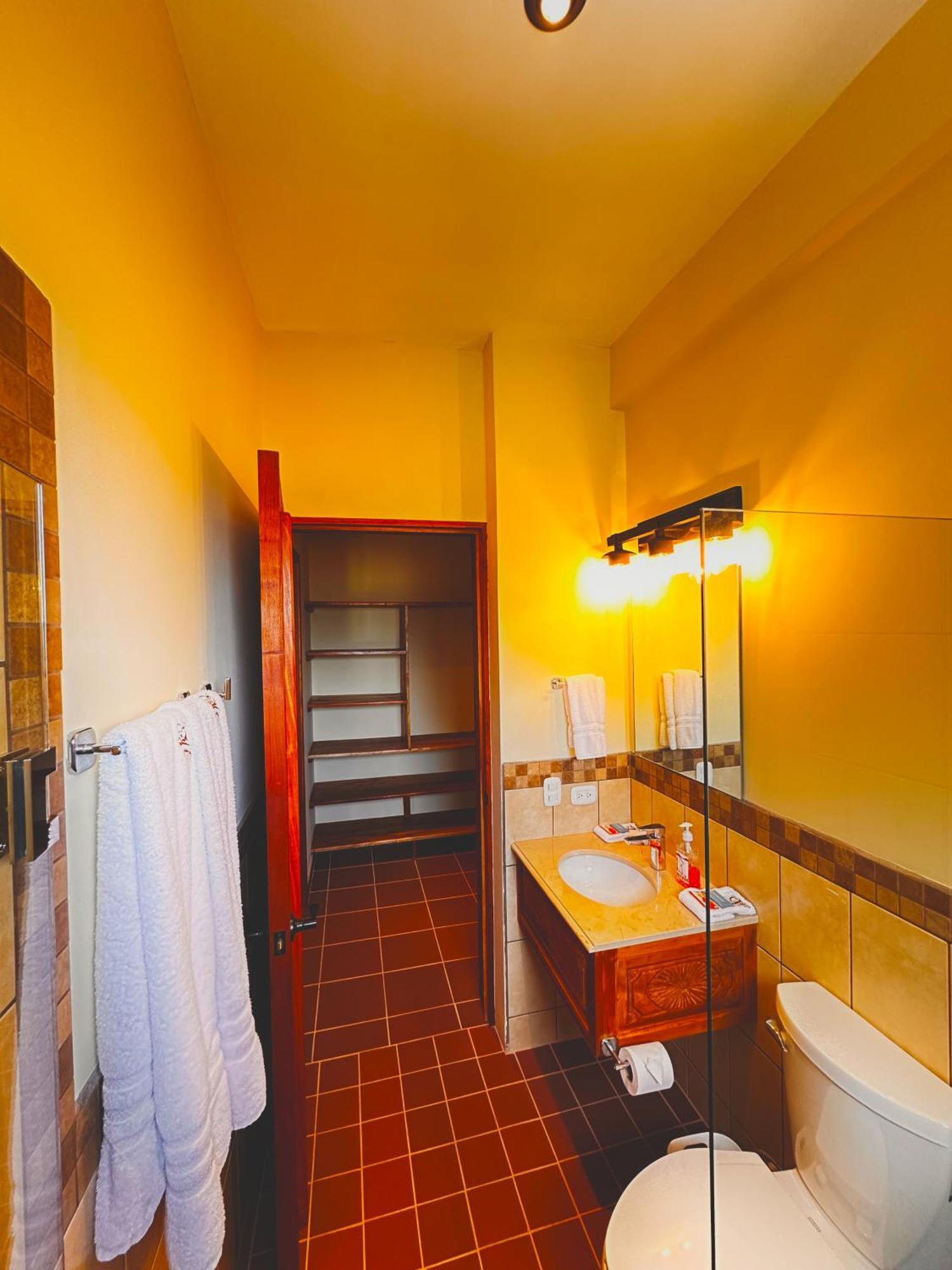 Hotel Jotam Panajachel Bagian luar foto