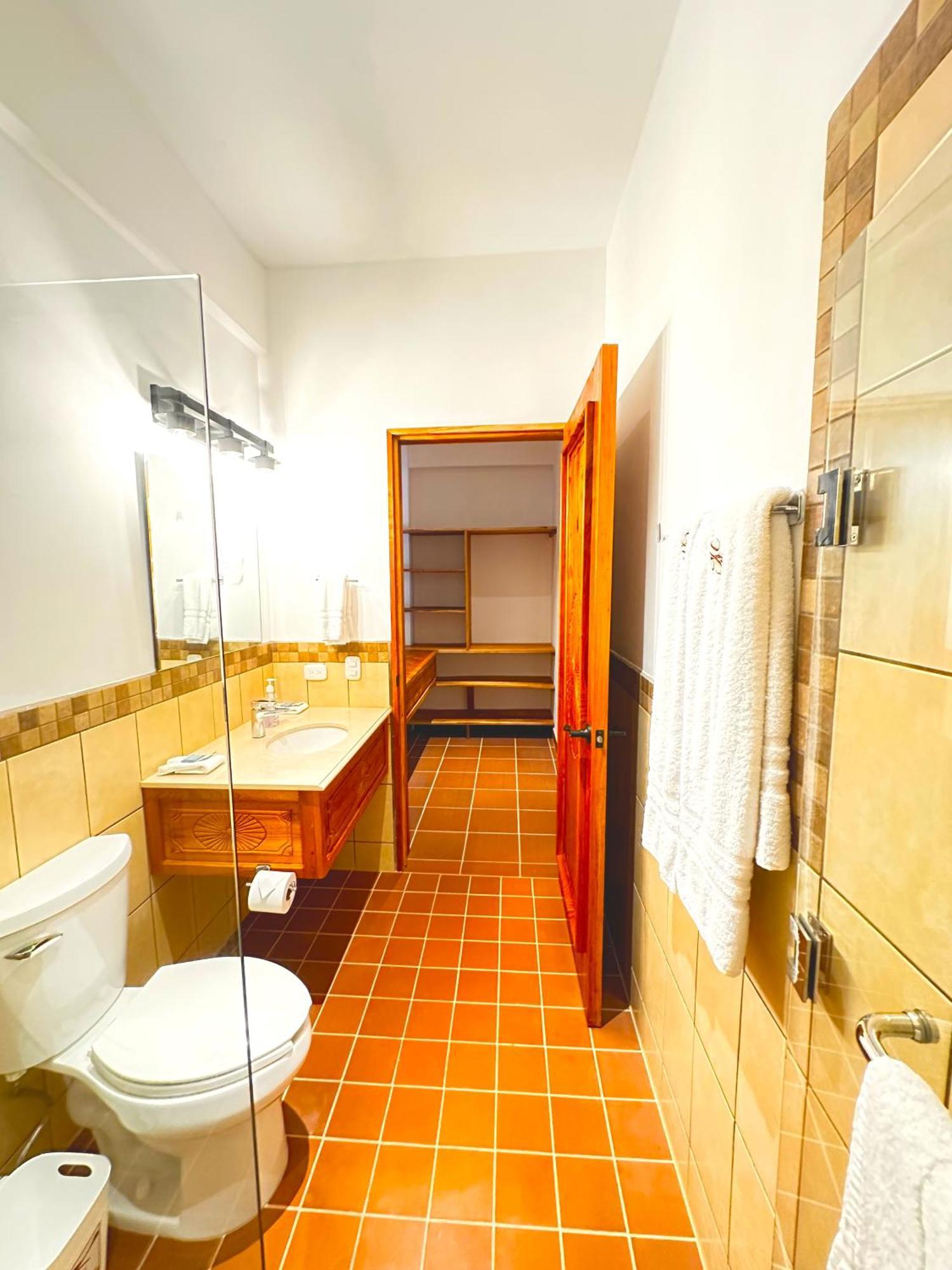Hotel Jotam Panajachel Bagian luar foto