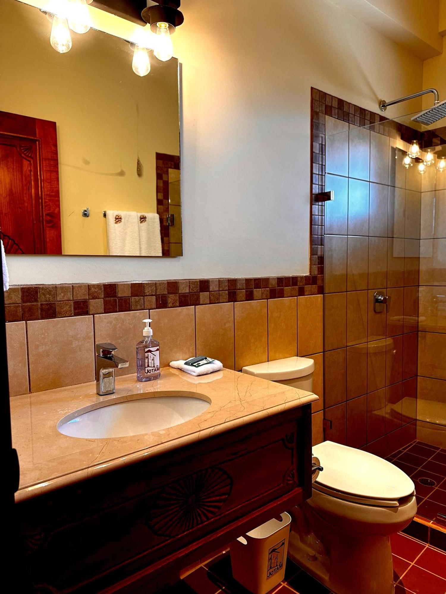 Hotel Jotam Panajachel Bagian luar foto