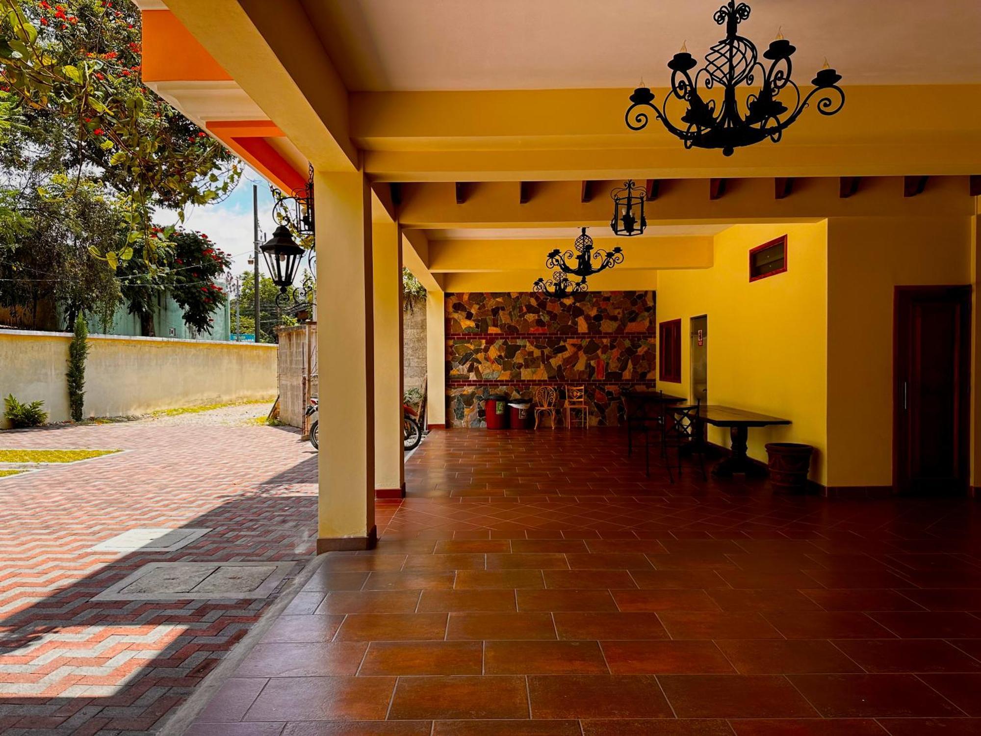 Hotel Jotam Panajachel Bagian luar foto